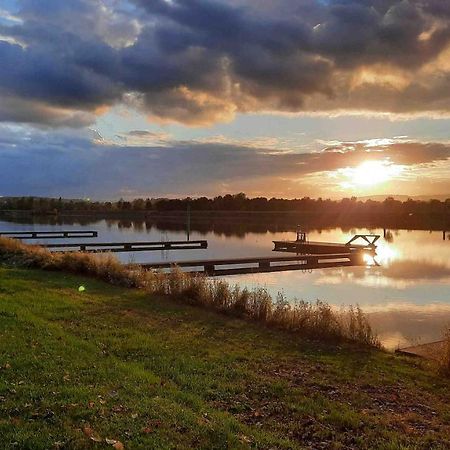 Camping Aux Rives Du Soleil ปงต์-เดอ-โวซ์ ภายนอก รูปภาพ