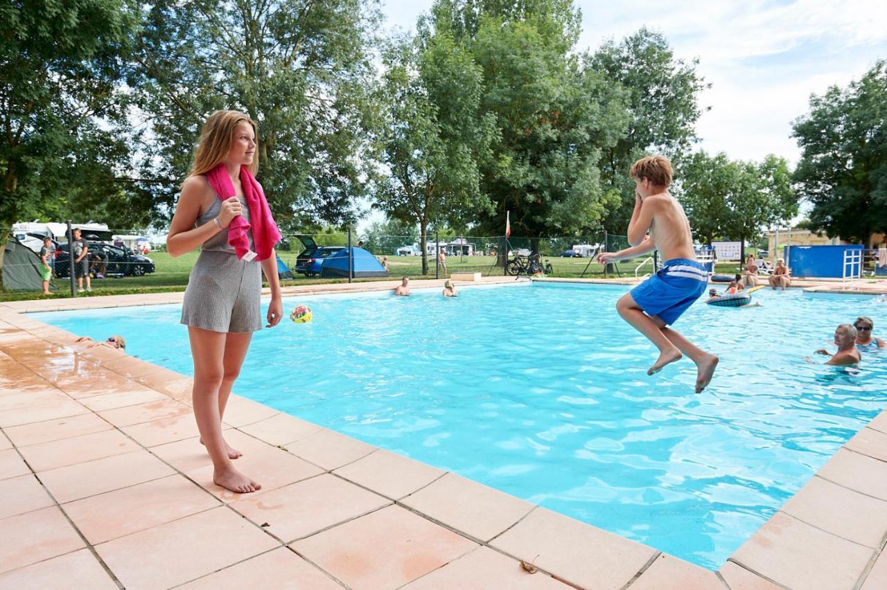 Camping Aux Rives Du Soleil ปงต์-เดอ-โวซ์ ภายนอก รูปภาพ