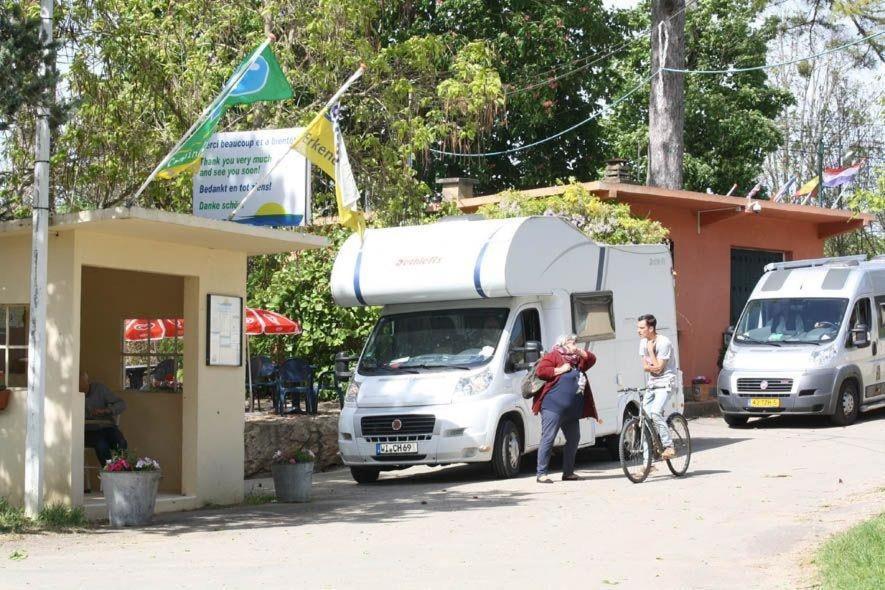 Camping Aux Rives Du Soleil ปงต์-เดอ-โวซ์ ภายนอก รูปภาพ
